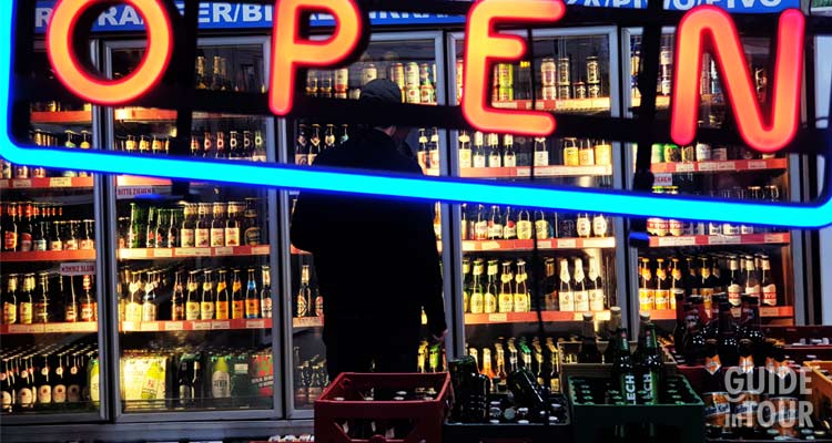 Vetrina di una birreria di Berlino dove poter comprare birra artigianale