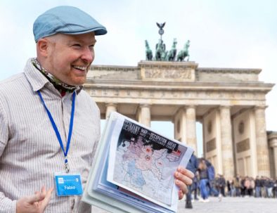 Guida turistica italiana conducendo un tour gratis - free tour di Berlino.