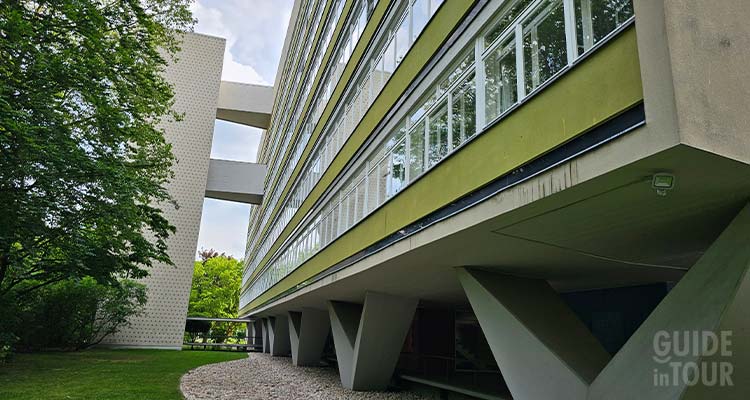 Un edificio iconico dell'Hansaviertel a Berlino.